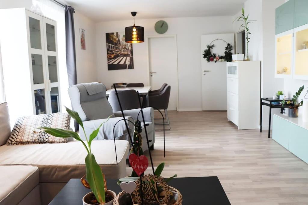Gemuetliche & Ruhige Unterkunft Erftstadt Buitenkant foto
