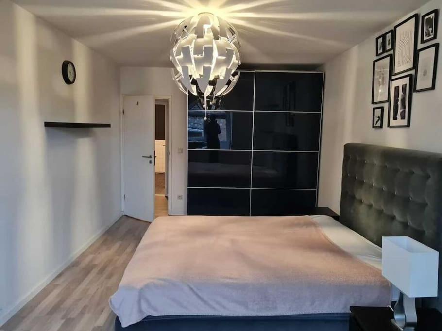 Gemuetliche & Ruhige Unterkunft Erftstadt Buitenkant foto
